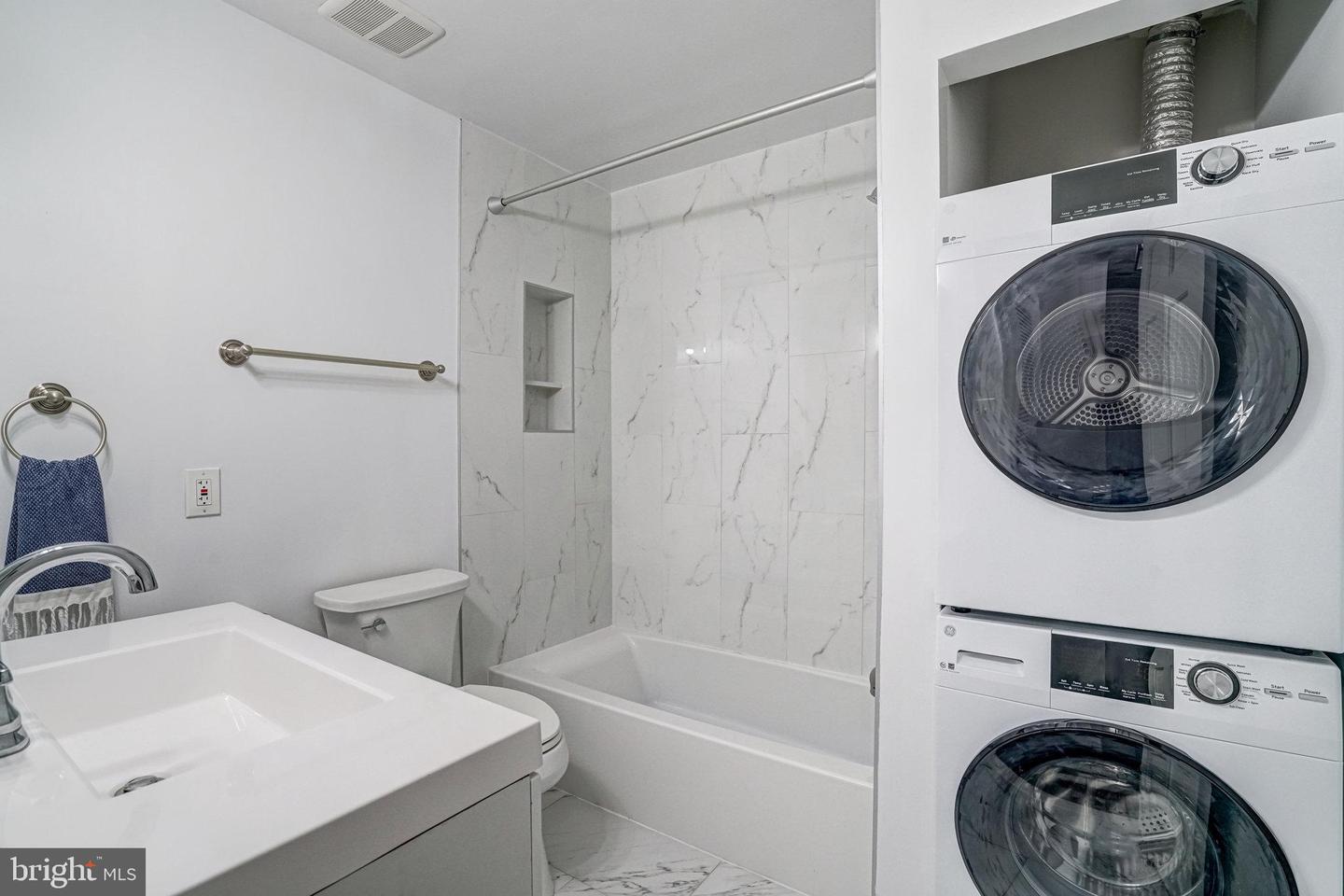 644 S COLUMBUS ST, ALEXANDRIA, Virginia 22314, 2 Bedrooms Bedrooms, ,2 BathroomsBathrooms,Residential,For sale,644 S COLUMBUS ST,VAAX2047046 MLS # VAAX2047046