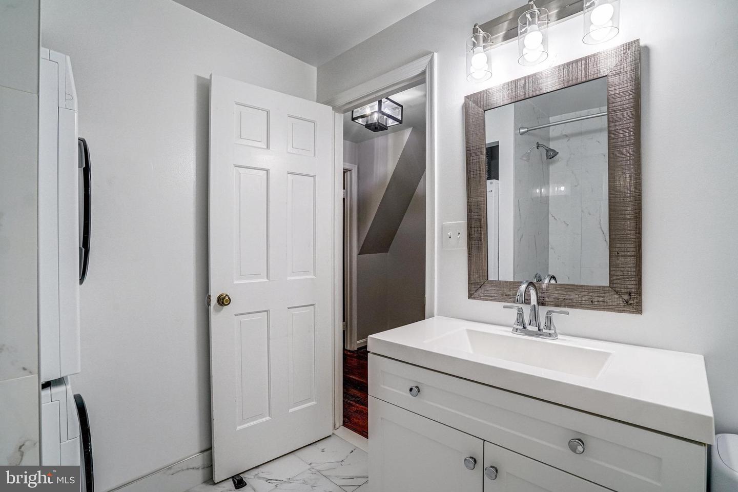 644 S COLUMBUS ST, ALEXANDRIA, Virginia 22314, 2 Bedrooms Bedrooms, ,2 BathroomsBathrooms,Residential,For sale,644 S COLUMBUS ST,VAAX2047046 MLS # VAAX2047046