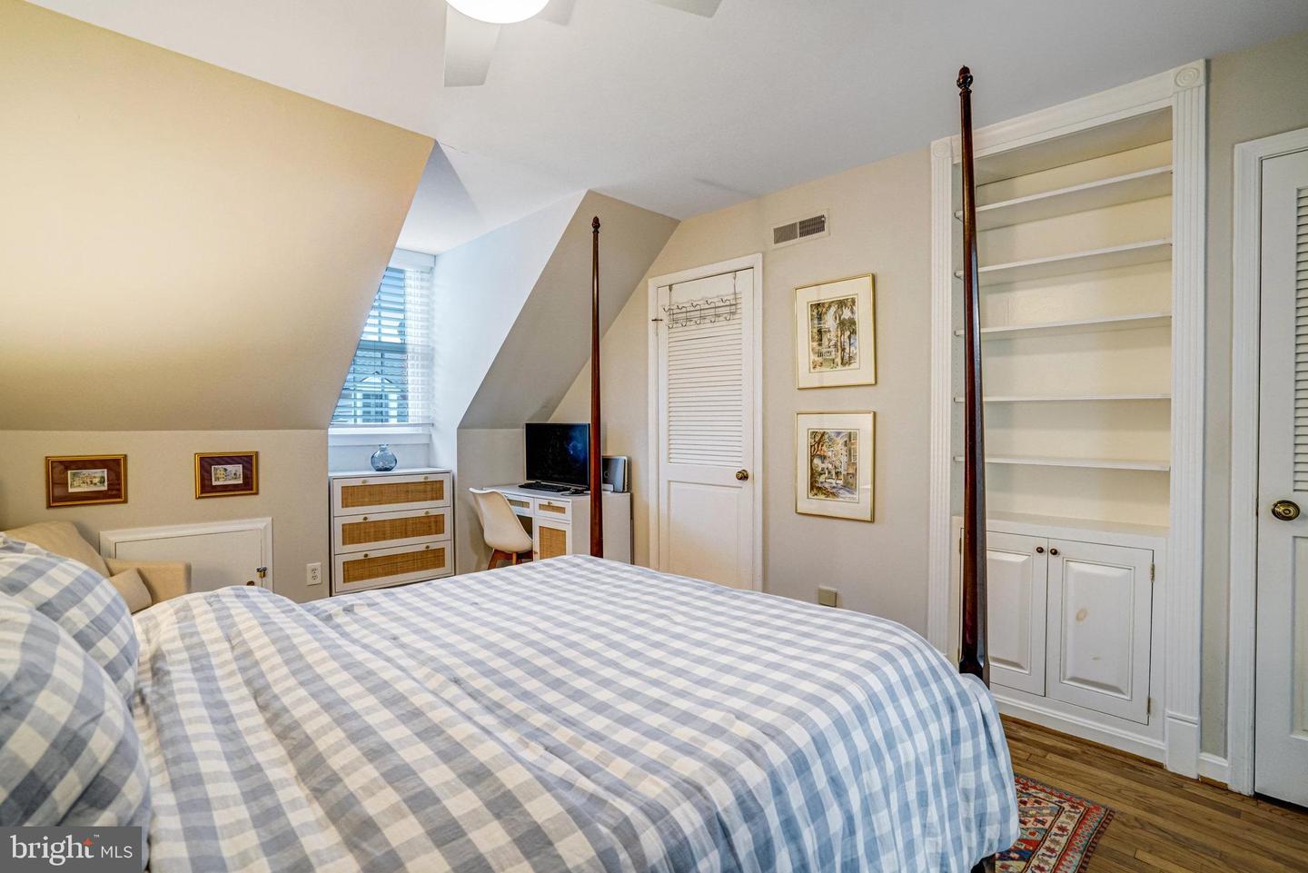 644 S COLUMBUS ST, ALEXANDRIA, Virginia 22314, 2 Bedrooms Bedrooms, ,2 BathroomsBathrooms,Residential,For sale,644 S COLUMBUS ST,VAAX2047046 MLS # VAAX2047046