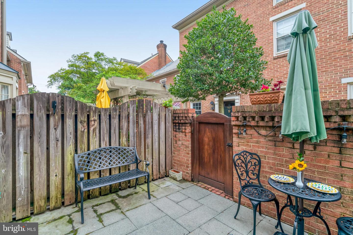 644 S COLUMBUS ST, ALEXANDRIA, Virginia 22314, 2 Bedrooms Bedrooms, ,2 BathroomsBathrooms,Residential,For sale,644 S COLUMBUS ST,VAAX2047046 MLS # VAAX2047046