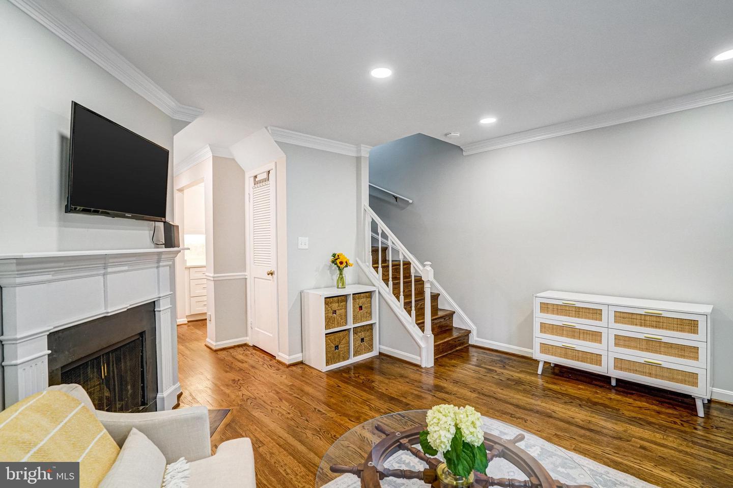 644 S COLUMBUS ST, ALEXANDRIA, Virginia 22314, 2 Bedrooms Bedrooms, ,2 BathroomsBathrooms,Residential,For sale,644 S COLUMBUS ST,VAAX2047046 MLS # VAAX2047046