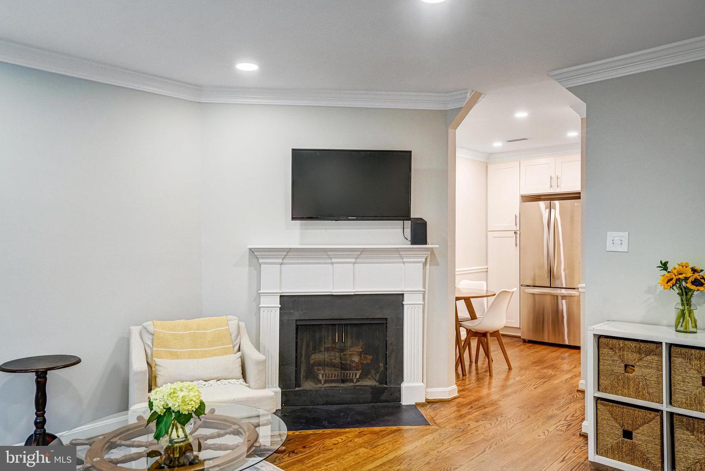 644 S COLUMBUS ST, ALEXANDRIA, Virginia 22314, 2 Bedrooms Bedrooms, ,2 BathroomsBathrooms,Residential,For sale,644 S COLUMBUS ST,VAAX2047046 MLS # VAAX2047046