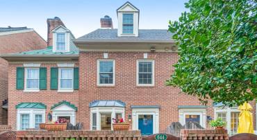 644 S COLUMBUS ST, ALEXANDRIA, Virginia 22314, 2 Bedrooms Bedrooms, ,2 BathroomsBathrooms,Residential,For sale,644 S COLUMBUS ST,VAAX2047046 MLS # VAAX2047046