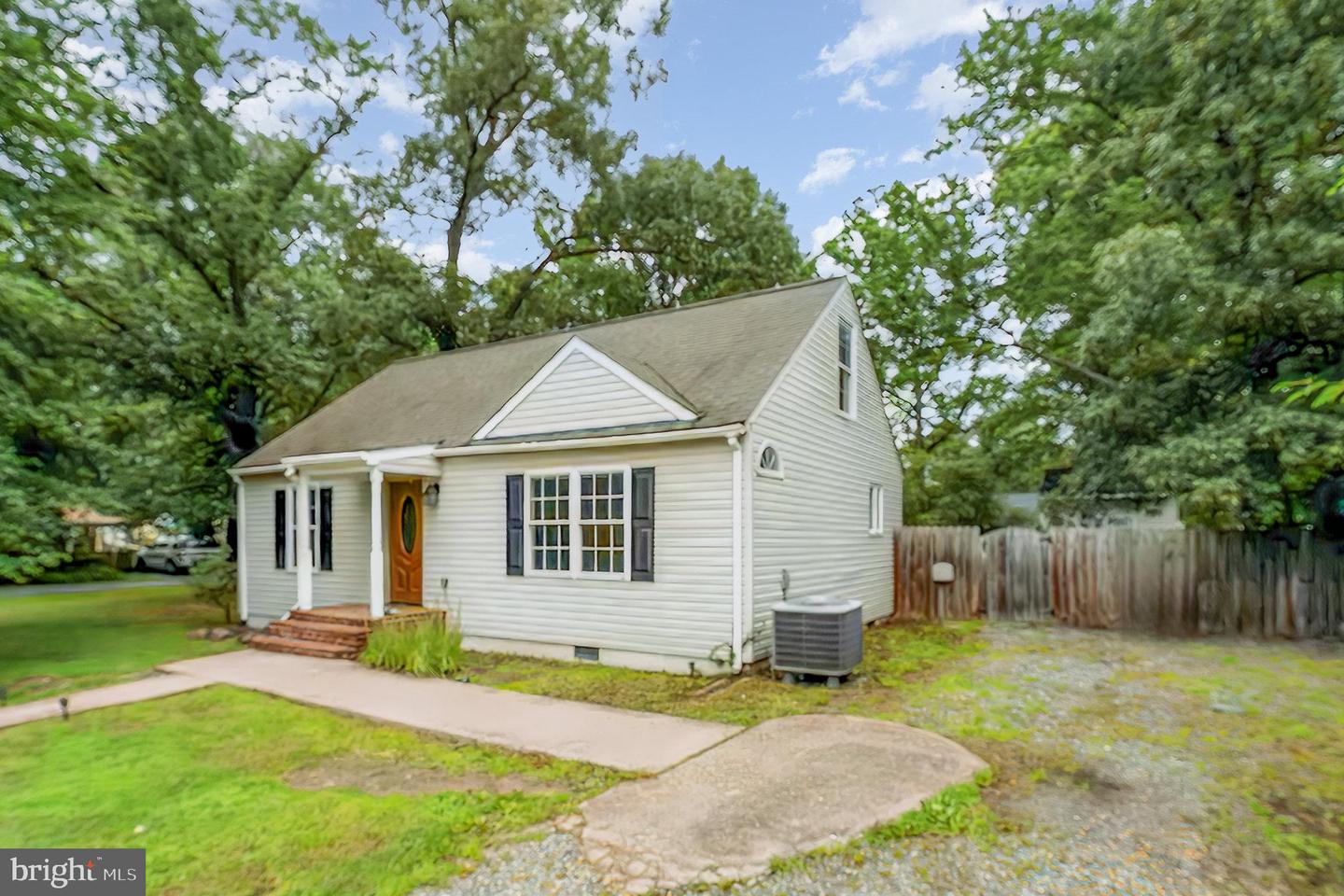 26 RANDOLPH RD, FREDERICKSBURG, Virginia 22405, 3 Bedrooms Bedrooms, ,2 BathroomsBathrooms,Residential,For sale,26 RANDOLPH RD,VAST2040398 MLS # VAST2040398