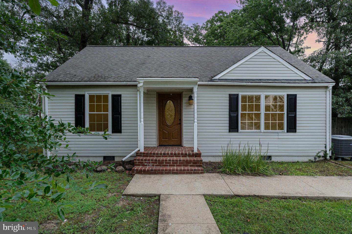 26 RANDOLPH RD, FREDERICKSBURG, Virginia 22405, 3 Bedrooms Bedrooms, ,2 BathroomsBathrooms,Residential,For sale,26 RANDOLPH RD,VAST2040398 MLS # VAST2040398