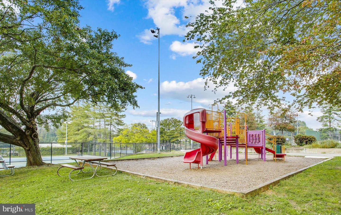 2798 HYSON LN, FALLS CHURCH, Virginia 22043, 3 Bedrooms Bedrooms, ,2 BathroomsBathrooms,Residential,For sale,2798 HYSON LN,VAFX2230138 MLS # VAFX2230138