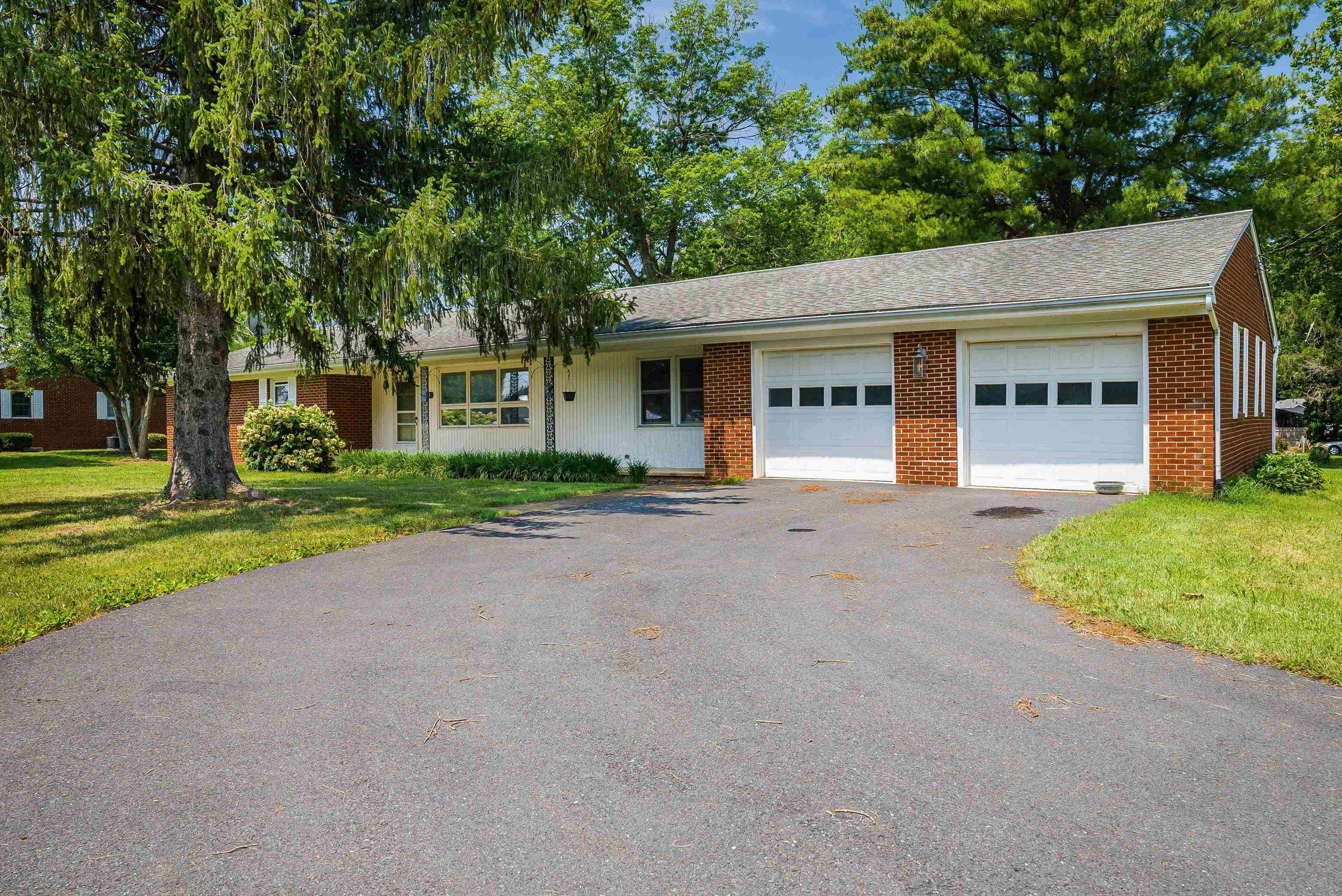 1203 DOGWOOD AVE, GROTTOES, Virginia 24441, 4 Bedrooms Bedrooms, ,2 BathroomsBathrooms,Residential,1203 DOGWOOD AVE,666312 MLS # 666312