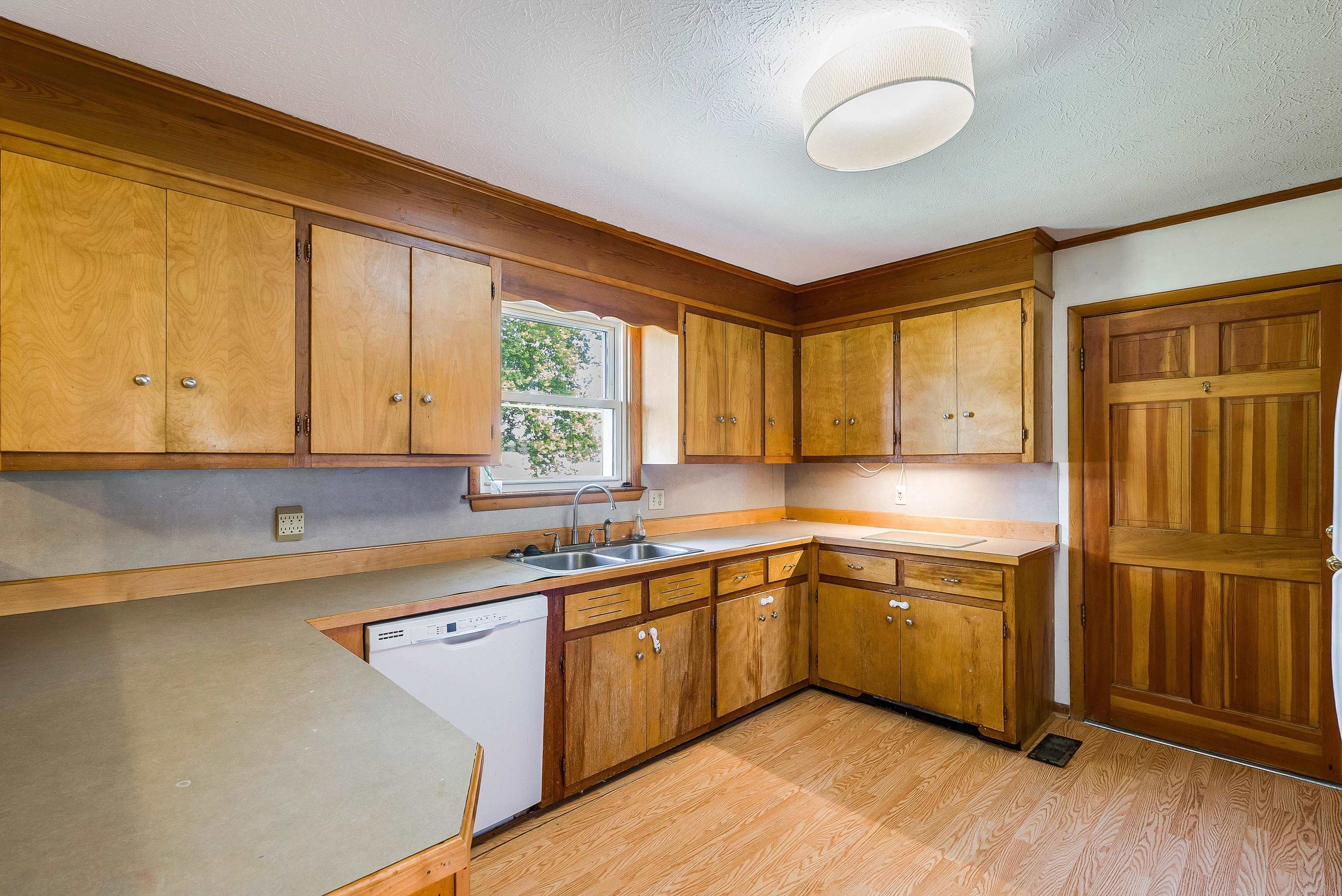 1203 DOGWOOD AVE, GROTTOES, Virginia 24441, 4 Bedrooms Bedrooms, ,2 BathroomsBathrooms,Residential,1203 DOGWOOD AVE,666312 MLS # 666312