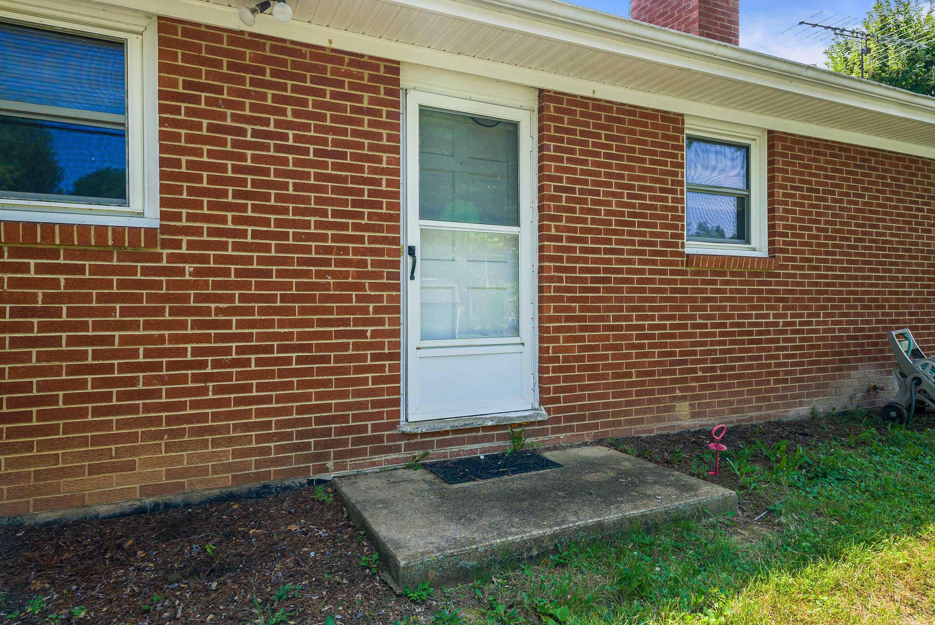 1203 DOGWOOD AVE, GROTTOES, Virginia 24441, 4 Bedrooms Bedrooms, ,2 BathroomsBathrooms,Residential,1203 DOGWOOD AVE,666312 MLS # 666312