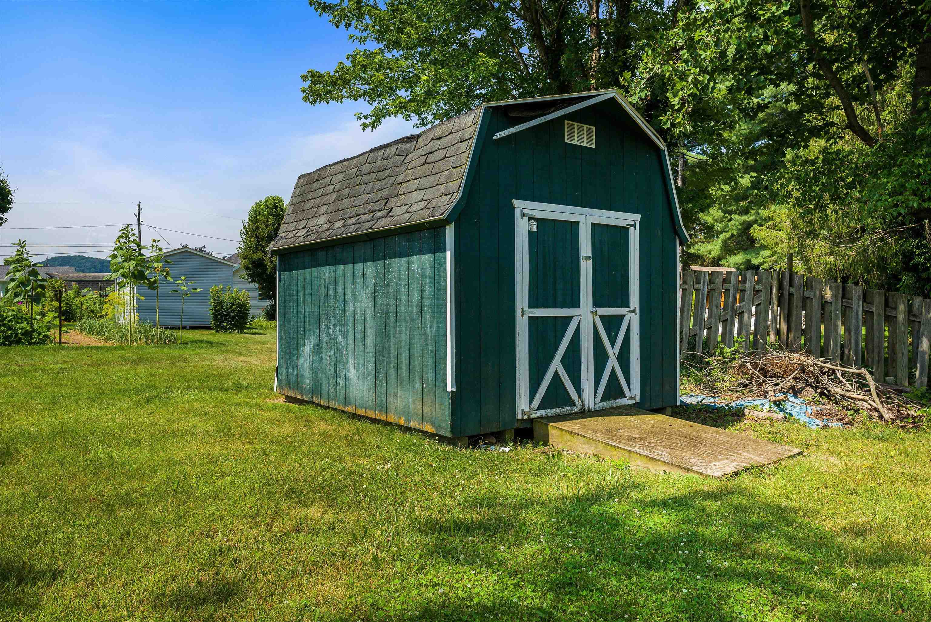 1203 DOGWOOD AVE, GROTTOES, Virginia 24441, 4 Bedrooms Bedrooms, ,2 BathroomsBathrooms,Residential,1203 DOGWOOD AVE,666312 MLS # 666312