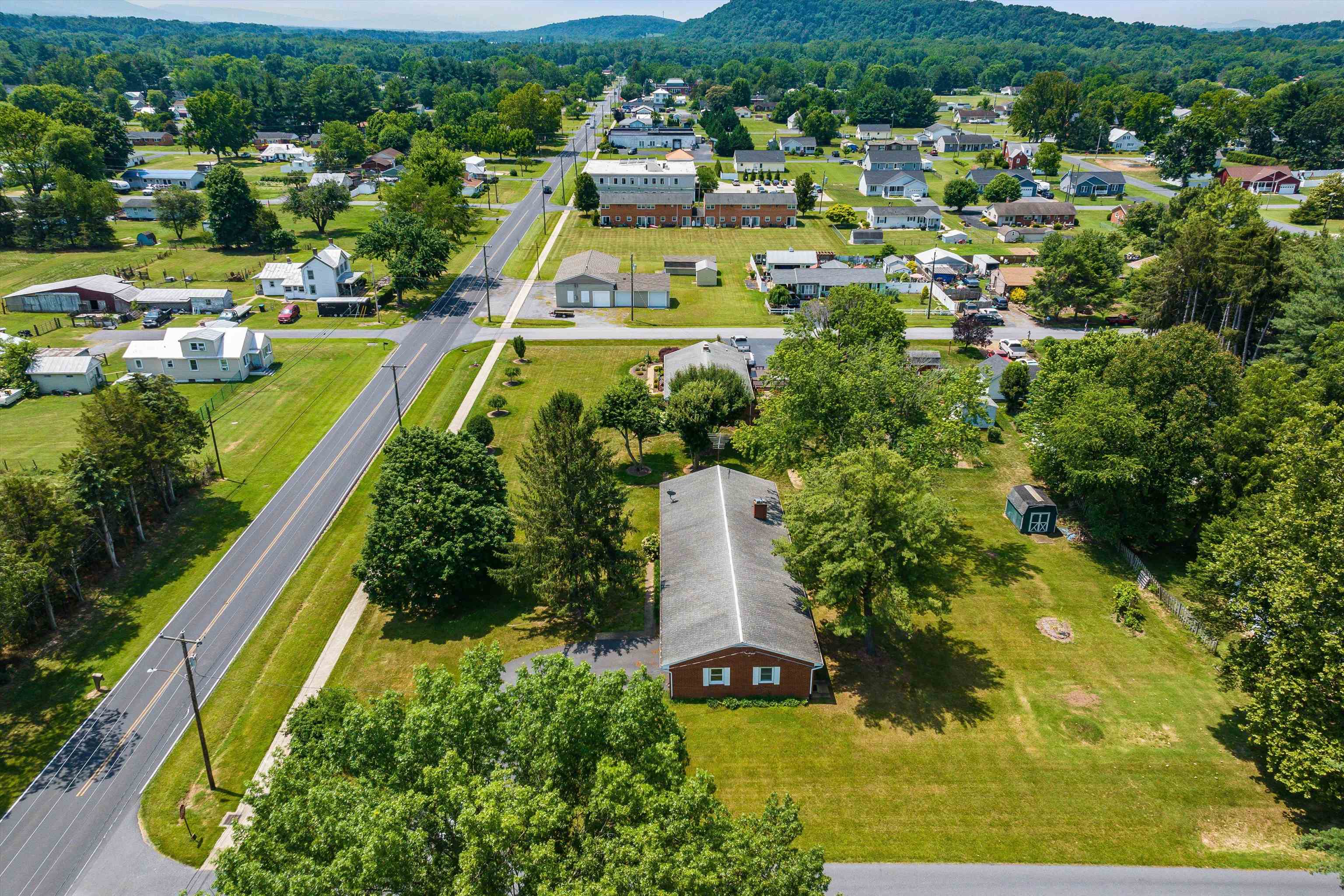 1203 DOGWOOD AVE, GROTTOES, Virginia 24441, 4 Bedrooms Bedrooms, ,2 BathroomsBathrooms,Residential,1203 DOGWOOD AVE,666312 MLS # 666312