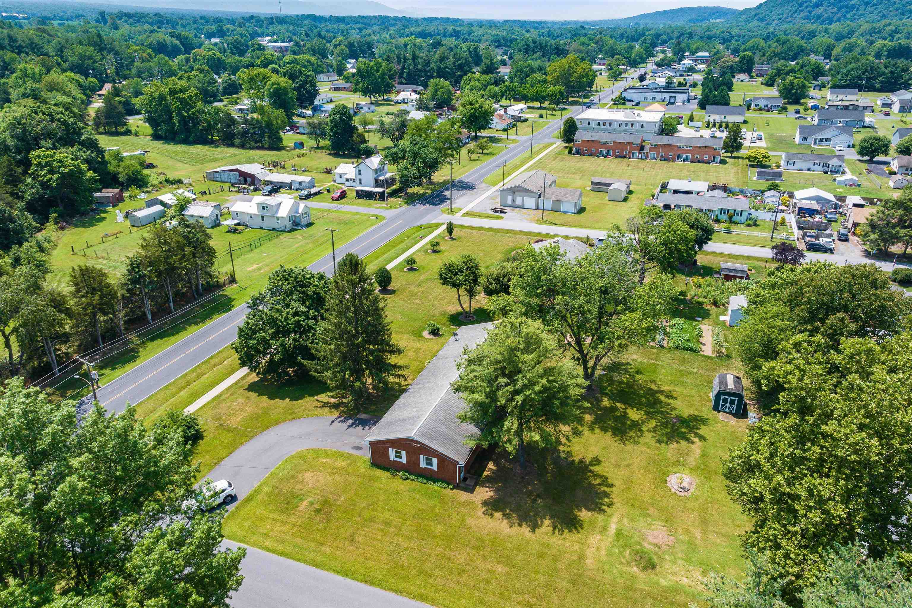 1203 DOGWOOD AVE, GROTTOES, Virginia 24441, 4 Bedrooms Bedrooms, ,2 BathroomsBathrooms,Residential,1203 DOGWOOD AVE,666312 MLS # 666312