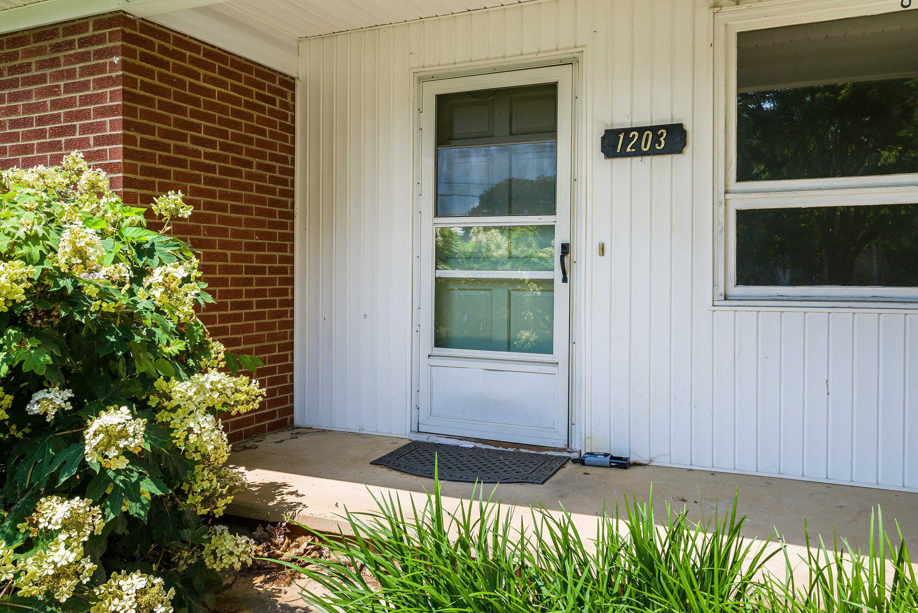 1203 DOGWOOD AVE, GROTTOES, Virginia 24441, 4 Bedrooms Bedrooms, ,2 BathroomsBathrooms,Residential,1203 DOGWOOD AVE,666312 MLS # 666312