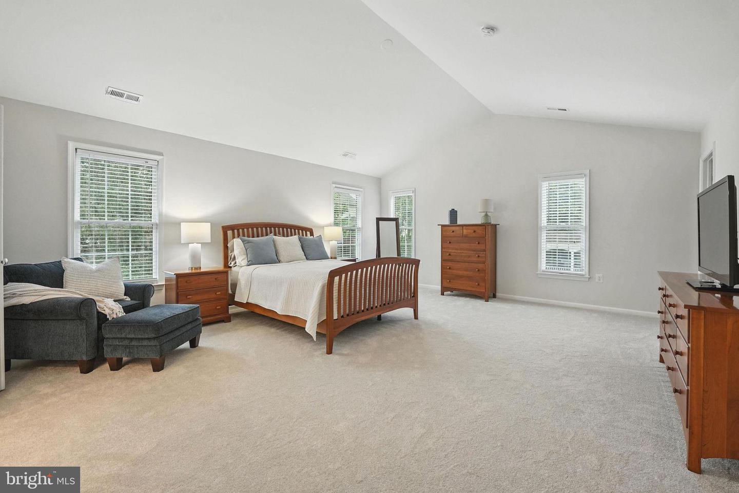 638 MEADE DR SW, LEESBURG, Virginia 20175, 4 Bedrooms Bedrooms, ,4 BathroomsBathrooms,Residential,For sale,638 MEADE DR SW,VALO2098902 MLS # VALO2098902