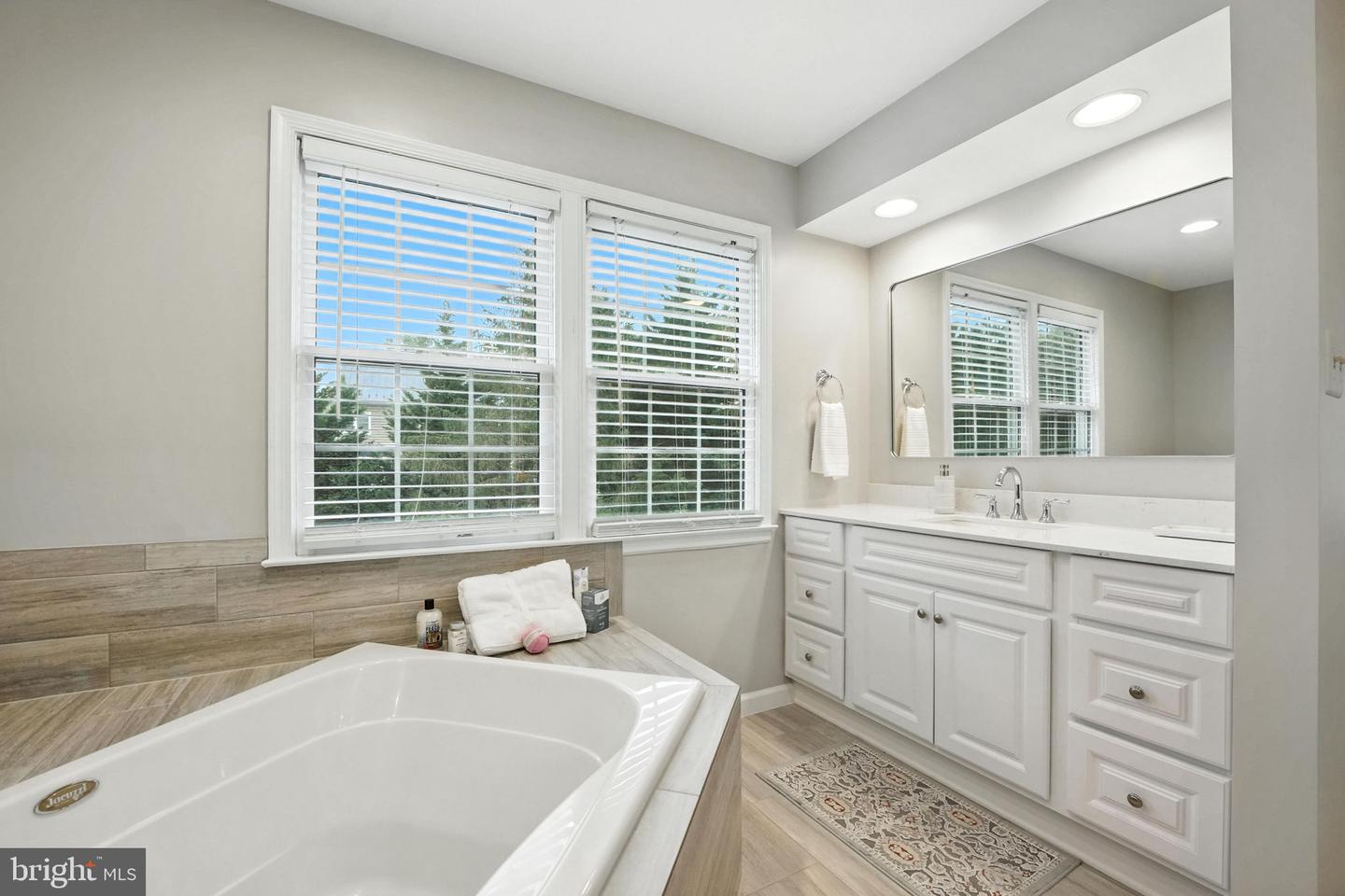 638 MEADE DR SW, LEESBURG, Virginia 20175, 4 Bedrooms Bedrooms, ,4 BathroomsBathrooms,Residential,For sale,638 MEADE DR SW,VALO2098902 MLS # VALO2098902