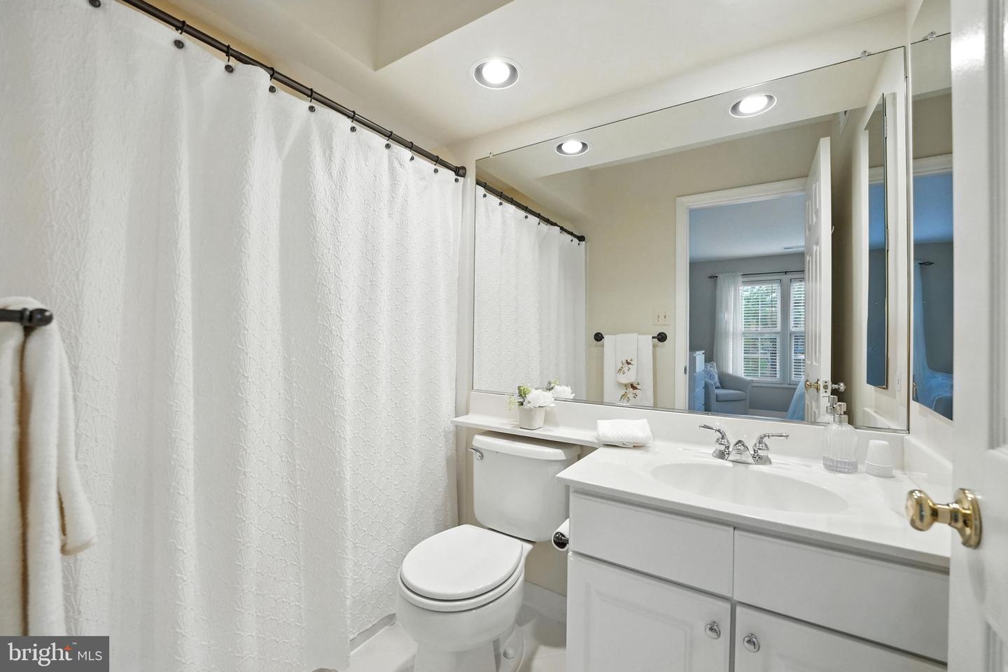 638 MEADE DR SW, LEESBURG, Virginia 20175, 4 Bedrooms Bedrooms, ,4 BathroomsBathrooms,Residential,For sale,638 MEADE DR SW,VALO2098902 MLS # VALO2098902
