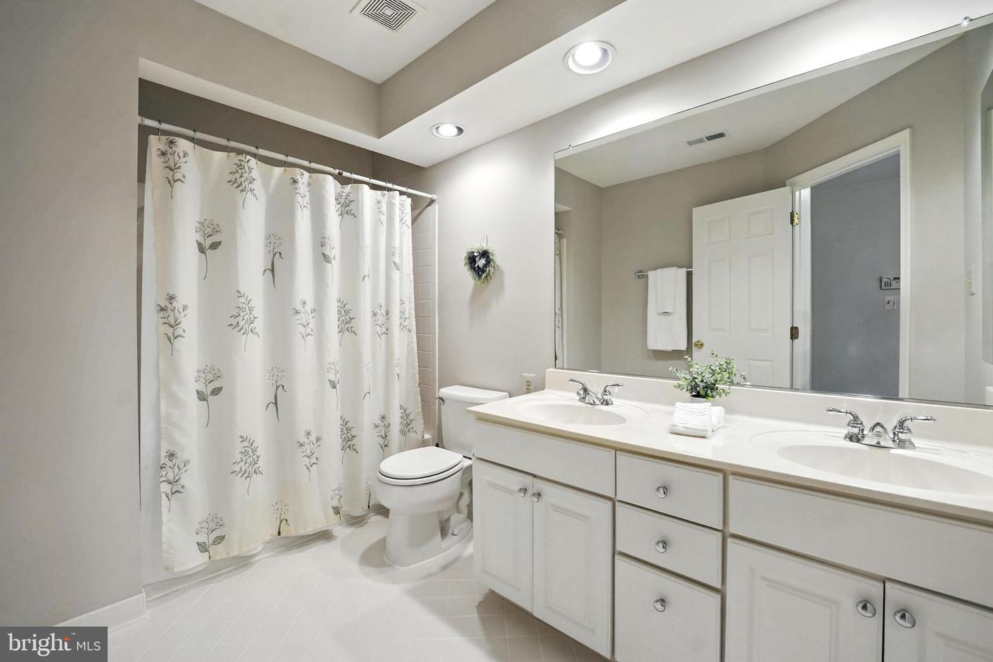 638 MEADE DR SW, LEESBURG, Virginia 20175, 4 Bedrooms Bedrooms, ,4 BathroomsBathrooms,Residential,For sale,638 MEADE DR SW,VALO2098902 MLS # VALO2098902
