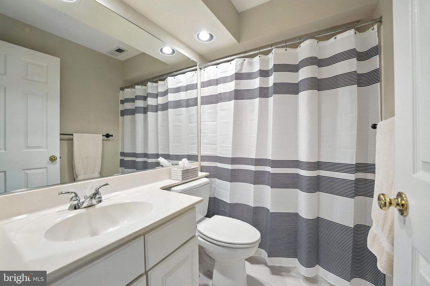 638 MEADE DR SW, LEESBURG, Virginia 20175, 4 Bedrooms Bedrooms, ,4 BathroomsBathrooms,Residential,For sale,638 MEADE DR SW,VALO2098902 MLS # VALO2098902