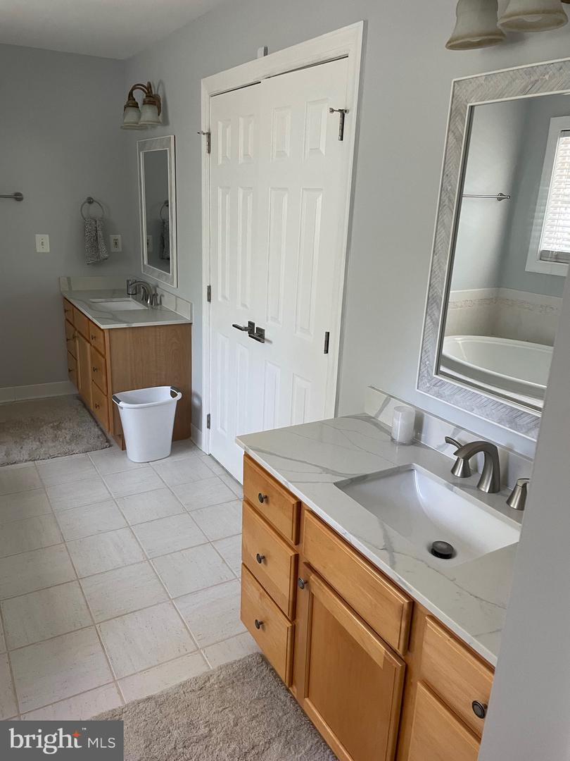 5214 SWAIN DR, WARRENTON, Virginia 20187, 4 Bedrooms Bedrooms, ,4 BathroomsBathrooms,Residential,For sale,5214 SWAIN DR,VAFQ2017042 MLS # VAFQ2017042