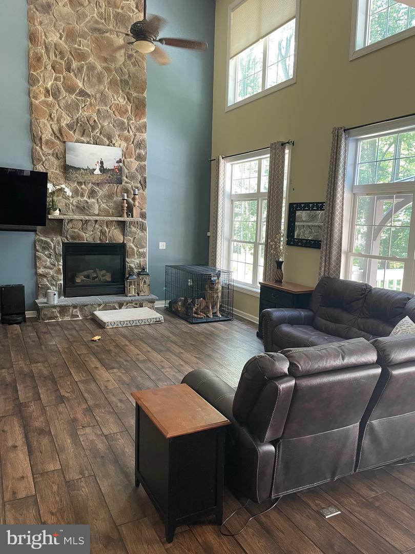 5214 SWAIN DR, WARRENTON, Virginia 20187, 4 Bedrooms Bedrooms, ,4 BathroomsBathrooms,Residential,For sale,5214 SWAIN DR,VAFQ2017042 MLS # VAFQ2017042