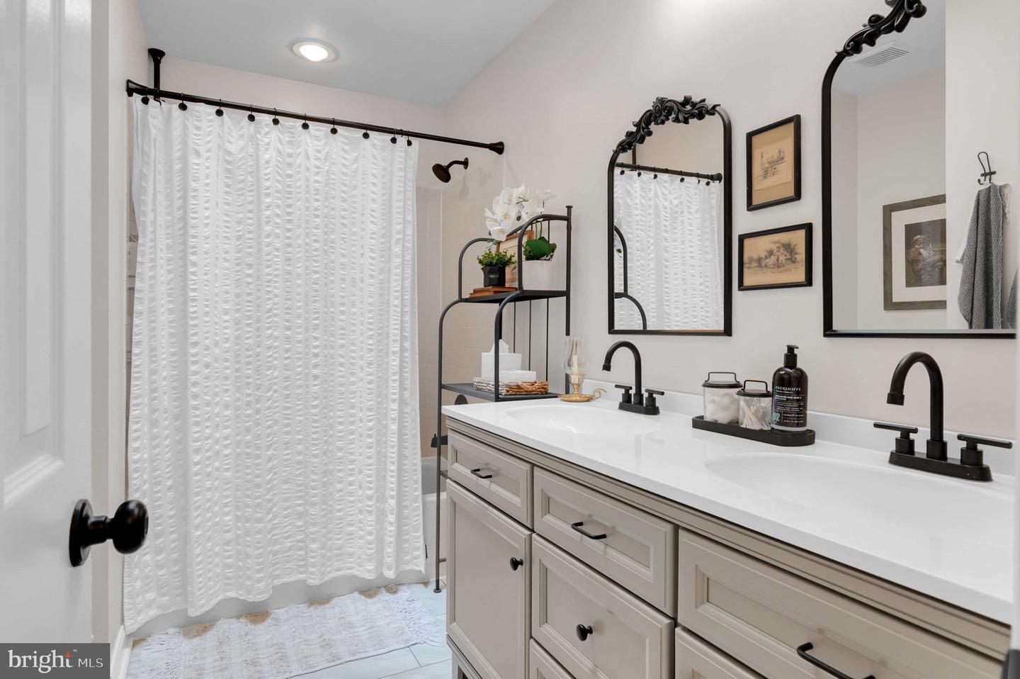 12513 DARDANELLE CT, HERNDON, Virginia 20170, 4 Bedrooms Bedrooms, ,3 BathroomsBathrooms,Residential,For sale,12513 DARDANELLE CT,VAFX2247862 MLS # VAFX2247862