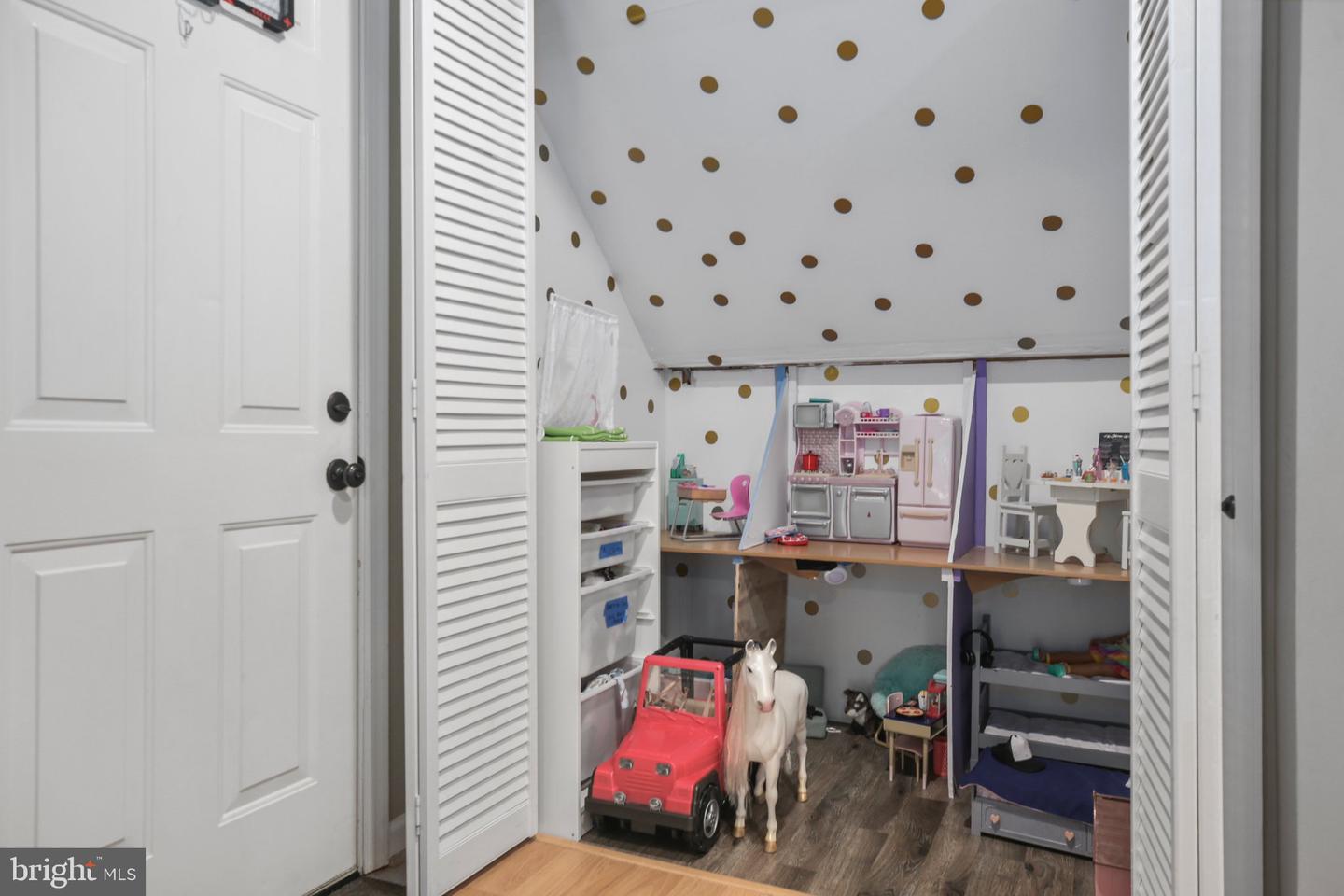 10104 S FULTON DR, FREDERICKSBURG, Virginia 22408, 4 Bedrooms Bedrooms, ,3 BathroomsBathrooms,Residential,For sale,10104 S FULTON DR,VASP2034076 MLS # VASP2034076