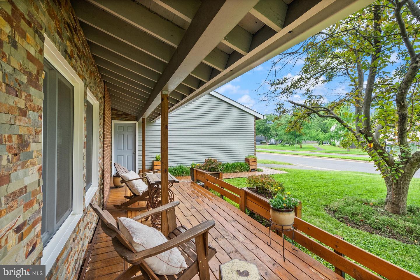 816 SUGARLAND RUN DR, STERLING, Virginia 20164, 4 Bedrooms Bedrooms, ,2 BathroomsBathrooms,Residential,For sale,816 SUGARLAND RUN DR,VALO2100070 MLS # VALO2100070
