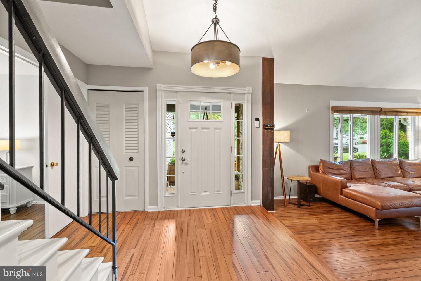 816 SUGARLAND RUN DR, STERLING, Virginia 20164, 4 Bedrooms Bedrooms, ,2 BathroomsBathrooms,Residential,For sale,816 SUGARLAND RUN DR,VALO2100070 MLS # VALO2100070