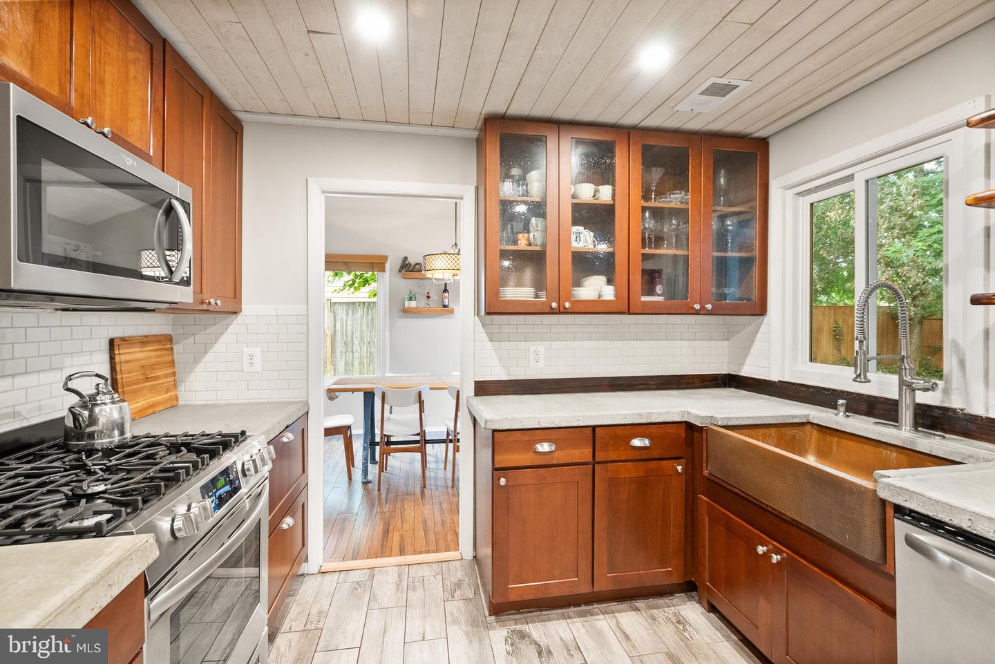 816 SUGARLAND RUN DR, STERLING, Virginia 20164, 4 Bedrooms Bedrooms, ,2 BathroomsBathrooms,Residential,For sale,816 SUGARLAND RUN DR,VALO2100070 MLS # VALO2100070