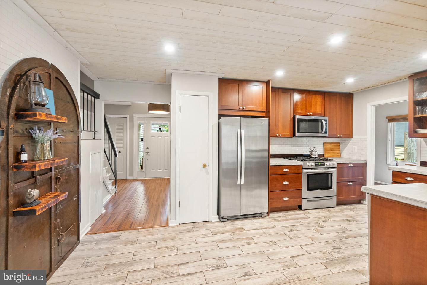 816 SUGARLAND RUN DR, STERLING, Virginia 20164, 4 Bedrooms Bedrooms, ,2 BathroomsBathrooms,Residential,For sale,816 SUGARLAND RUN DR,VALO2100070 MLS # VALO2100070
