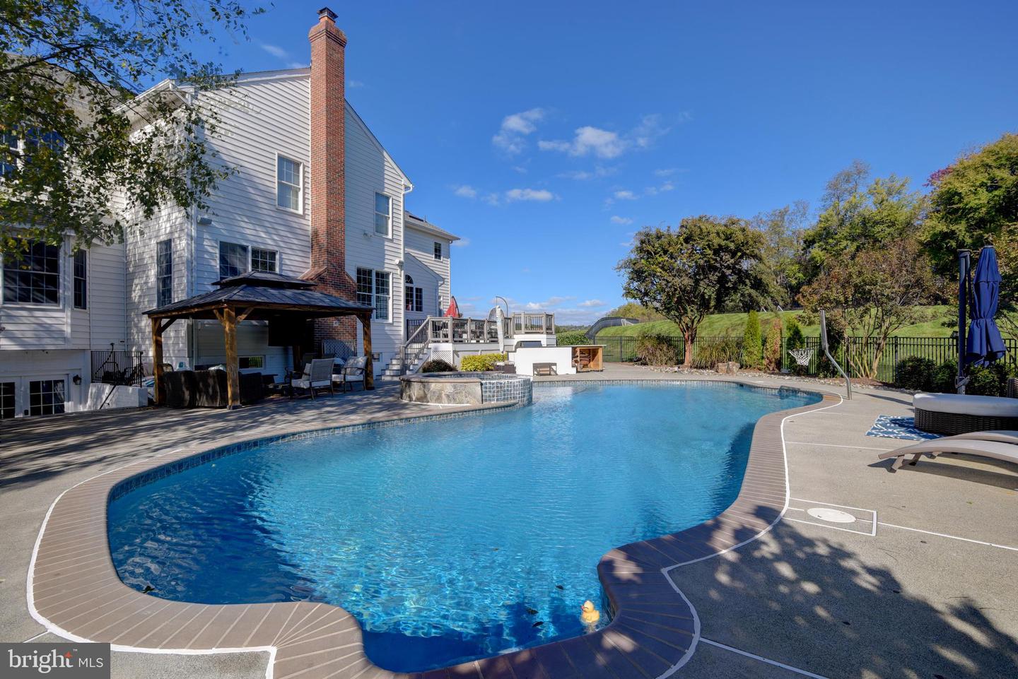 18132 SHENSTONE RUN CT, LEESBURG, Virginia 20175, 4 Bedrooms Bedrooms, ,5 BathroomsBathrooms,Residential,For sale,18132 SHENSTONE RUN CT,VALO2100322 MLS # VALO2100322