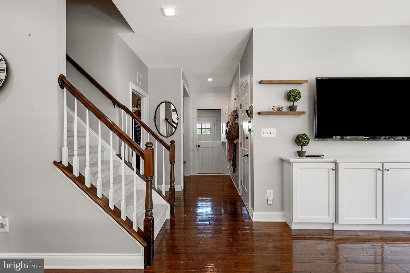 18132 SHENSTONE RUN CT, LEESBURG, Virginia 20175, 4 Bedrooms Bedrooms, ,5 BathroomsBathrooms,Residential,For sale,18132 SHENSTONE RUN CT,VALO2100322 MLS # VALO2100322
