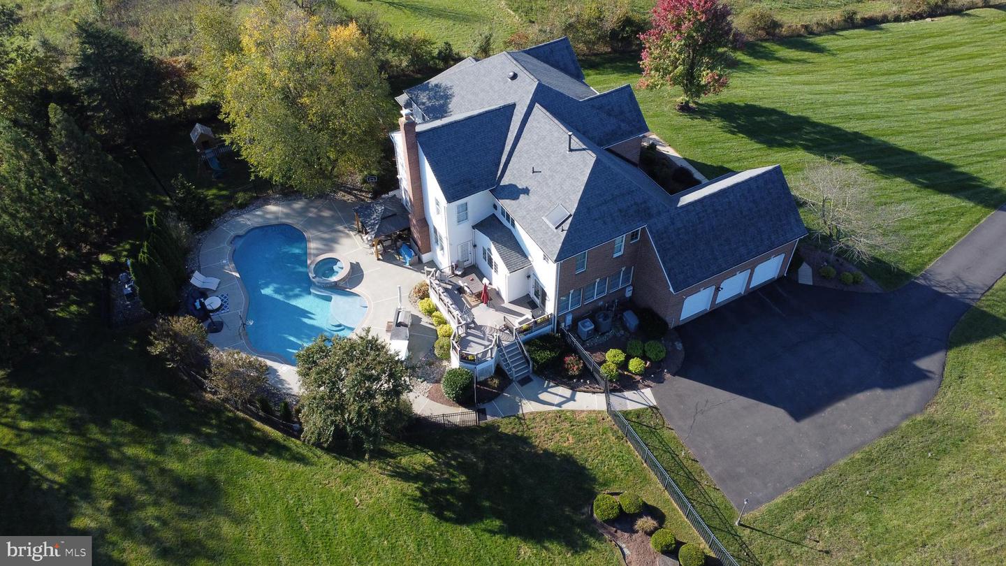 18132 SHENSTONE RUN CT, LEESBURG, Virginia 20175, 4 Bedrooms Bedrooms, ,5 BathroomsBathrooms,Residential,For sale,18132 SHENSTONE RUN CT,VALO2100322 MLS # VALO2100322