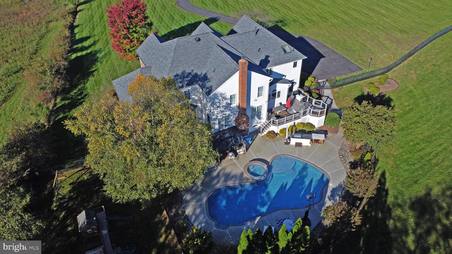 18132 SHENSTONE RUN CT, LEESBURG, Virginia 20175, 4 Bedrooms Bedrooms, ,5 BathroomsBathrooms,Residential,For sale,18132 SHENSTONE RUN CT,VALO2100322 MLS # VALO2100322