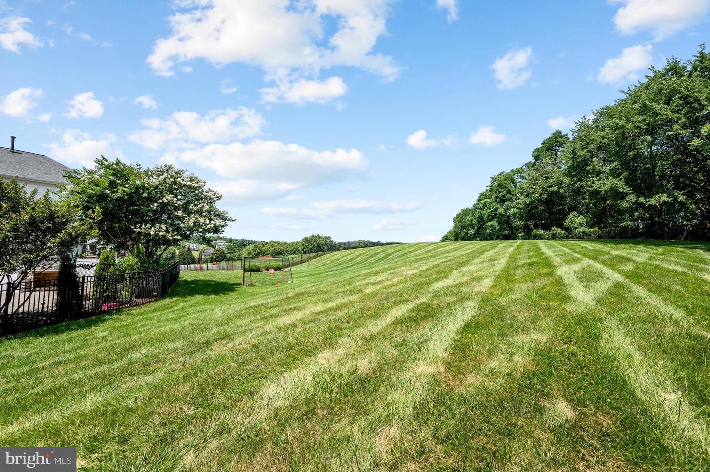 18132 SHENSTONE RUN CT, LEESBURG, Virginia 20175, 4 Bedrooms Bedrooms, ,5 BathroomsBathrooms,Residential,For sale,18132 SHENSTONE RUN CT,VALO2100322 MLS # VALO2100322