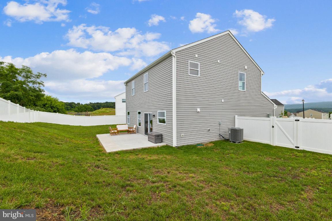 22 SIGNAL KNOB COTTAGE DR, STRASBURG, Virginia 22657, 4 Bedrooms Bedrooms, ,2 BathroomsBathrooms,Residential,For sale,22 SIGNAL KNOB COTTAGE DR,VASH2011798 MLS # VASH2011798