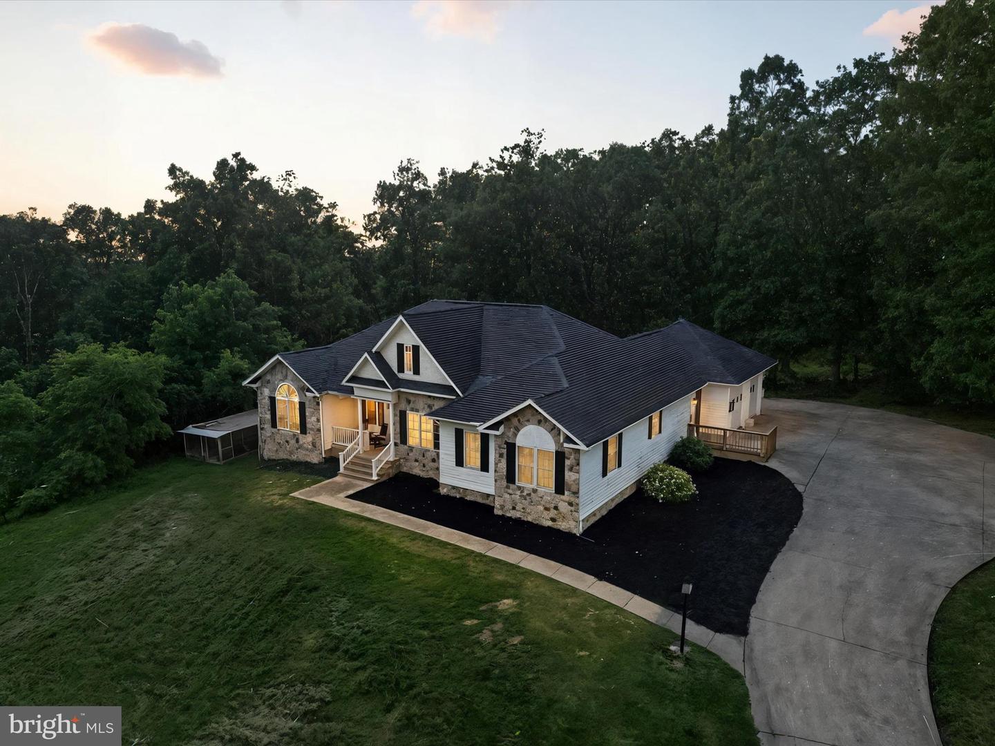 2358 CAVE RIDGE RD, MOUNT JACKSON, Virginia 22842, 3 Bedrooms Bedrooms, ,3 BathroomsBathrooms,Residential,For sale,2358 CAVE RIDGE RD,VASH2011812 MLS # VASH2011812