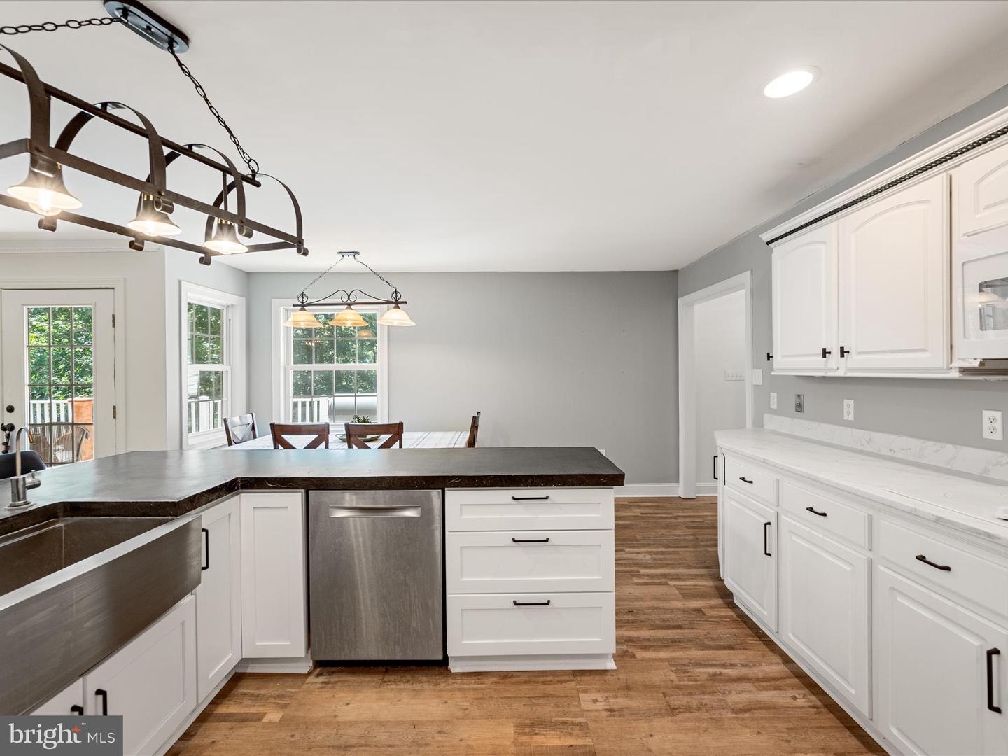 2358 CAVE RIDGE RD, MOUNT JACKSON, Virginia 22842, 3 Bedrooms Bedrooms, ,3 BathroomsBathrooms,Residential,For sale,2358 CAVE RIDGE RD,VASH2011812 MLS # VASH2011812