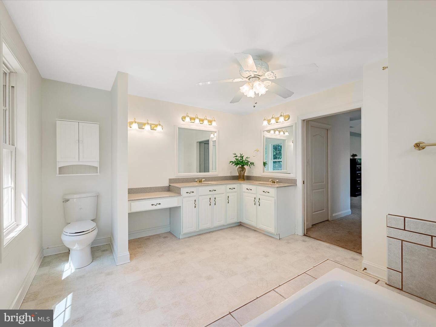 2358 CAVE RIDGE RD, MOUNT JACKSON, Virginia 22842, 3 Bedrooms Bedrooms, ,3 BathroomsBathrooms,Residential,For sale,2358 CAVE RIDGE RD,VASH2011812 MLS # VASH2011812