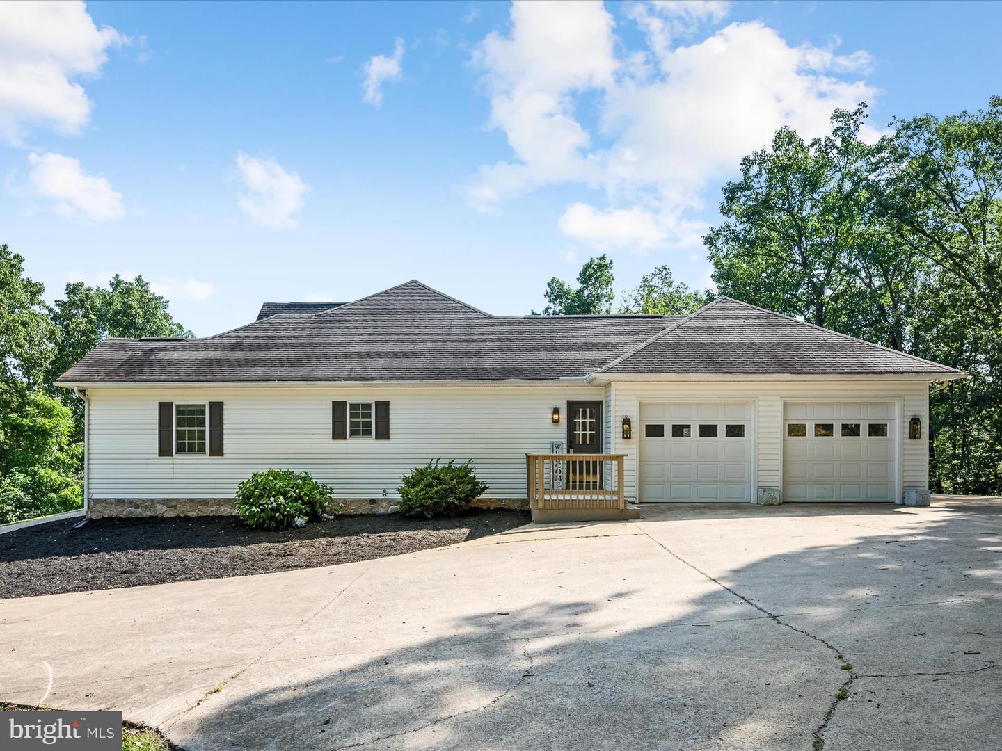 2358 CAVE RIDGE RD, MOUNT JACKSON, Virginia 22842, 3 Bedrooms Bedrooms, ,3 BathroomsBathrooms,Residential,For sale,2358 CAVE RIDGE RD,VASH2011812 MLS # VASH2011812