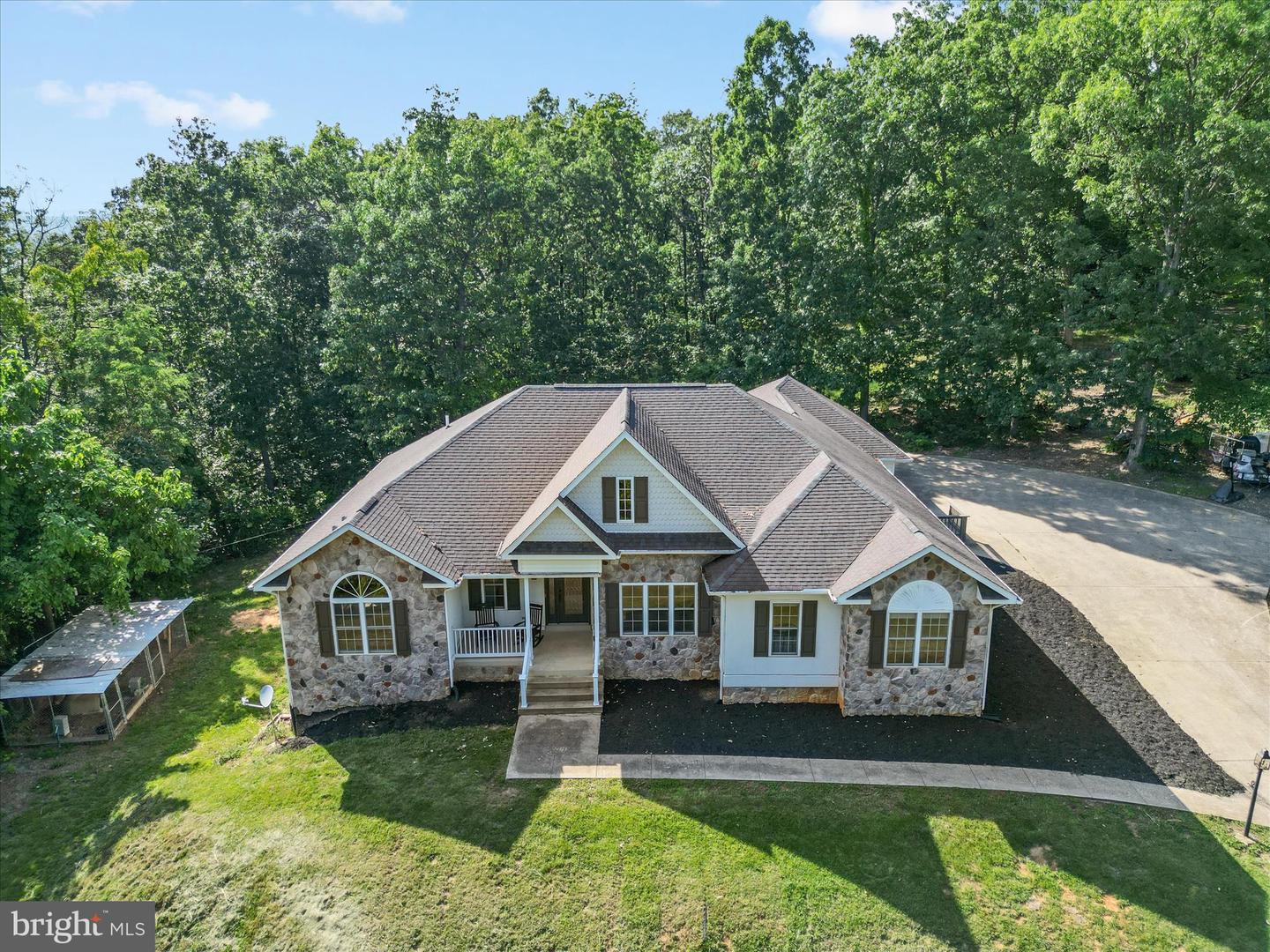 2358 CAVE RIDGE RD, MOUNT JACKSON, Virginia 22842, 3 Bedrooms Bedrooms, ,3 BathroomsBathrooms,Residential,For sale,2358 CAVE RIDGE RD,VASH2011812 MLS # VASH2011812