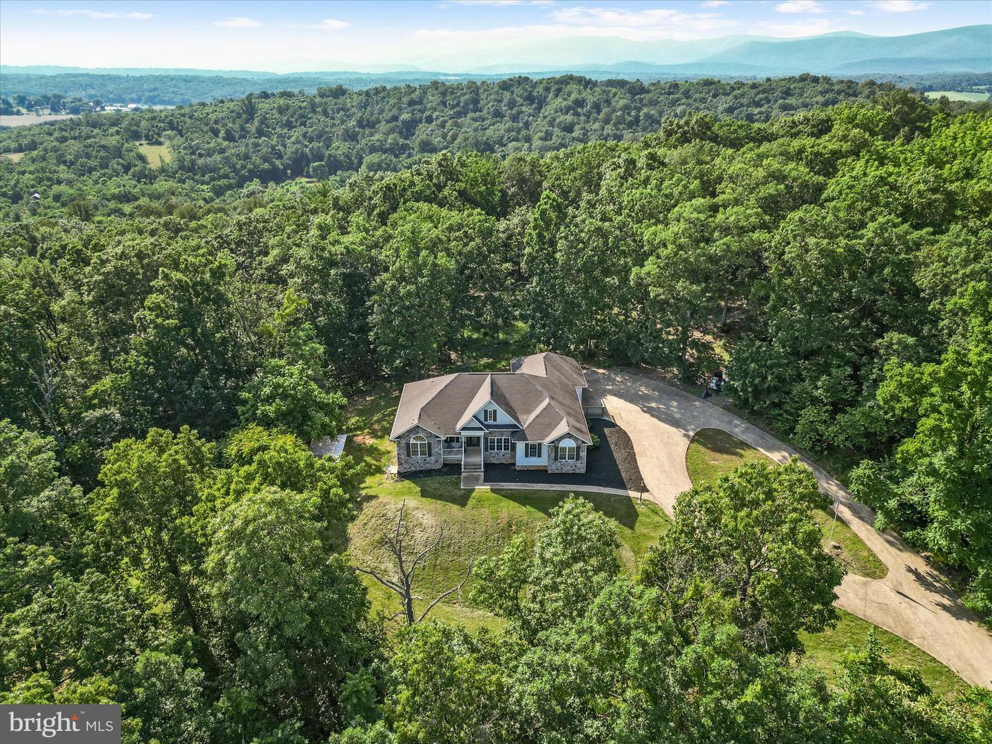 2358 CAVE RIDGE RD, MOUNT JACKSON, Virginia 22842, 3 Bedrooms Bedrooms, ,3 BathroomsBathrooms,Residential,For sale,2358 CAVE RIDGE RD,VASH2011812 MLS # VASH2011812