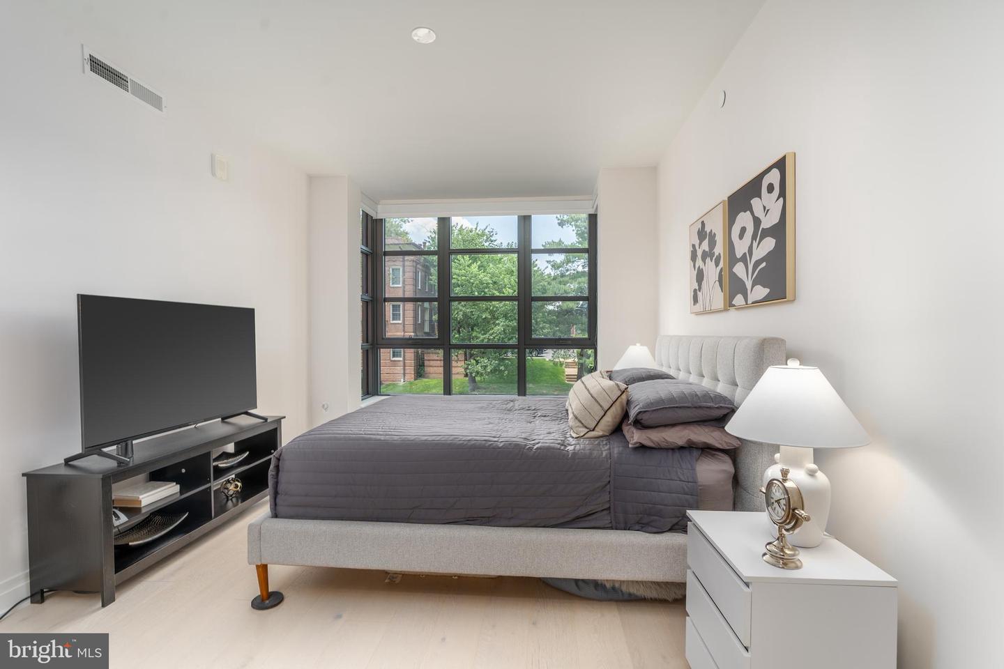 1201 N ROYAL ST #210, ALEXANDRIA, Virginia 22314, 2 Bedrooms Bedrooms, ,2 BathroomsBathrooms,Residential,For sale,1201 N ROYAL ST #210,VAAX2046994 MLS # VAAX2046994