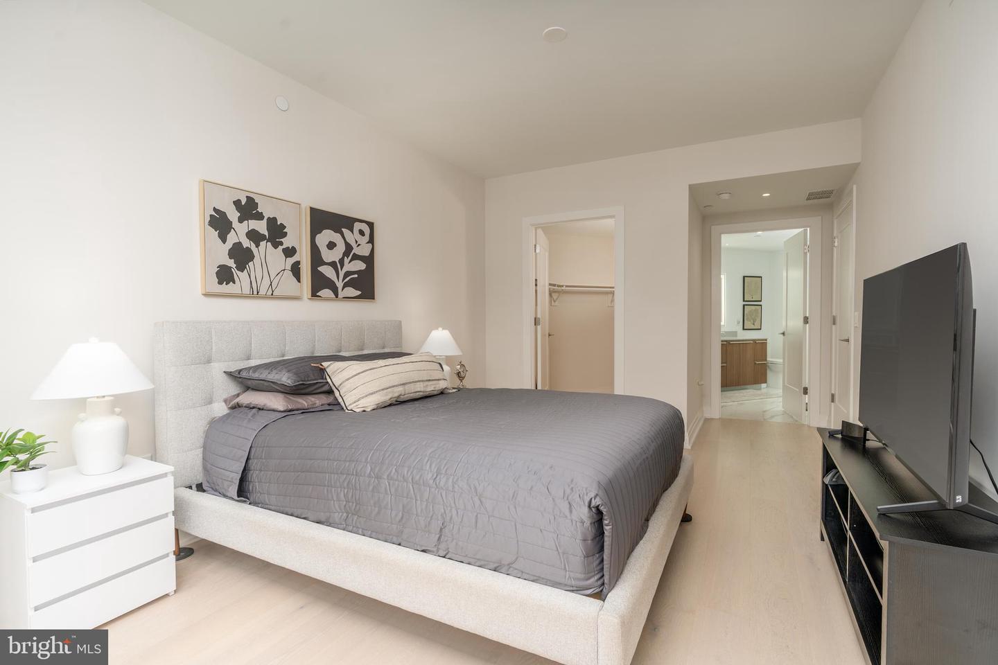1201 N ROYAL ST #210, ALEXANDRIA, Virginia 22314, 2 Bedrooms Bedrooms, ,2 BathroomsBathrooms,Residential,For sale,1201 N ROYAL ST #210,VAAX2046994 MLS # VAAX2046994