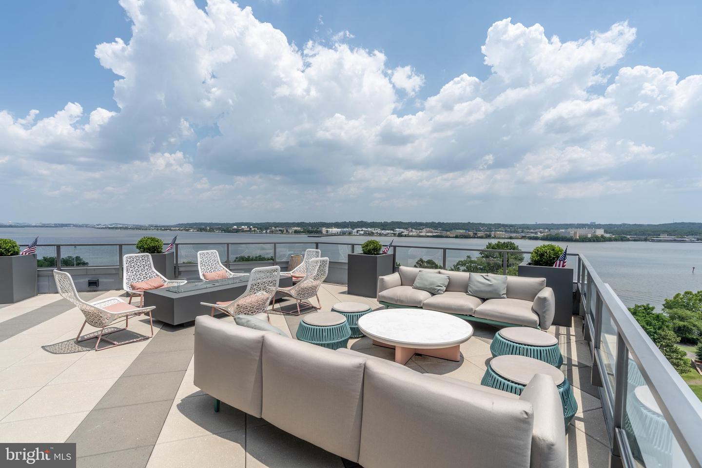 1201 N ROYAL ST #210, ALEXANDRIA, Virginia 22314, 2 Bedrooms Bedrooms, ,2 BathroomsBathrooms,Residential,For sale,1201 N ROYAL ST #210,VAAX2046994 MLS # VAAX2046994