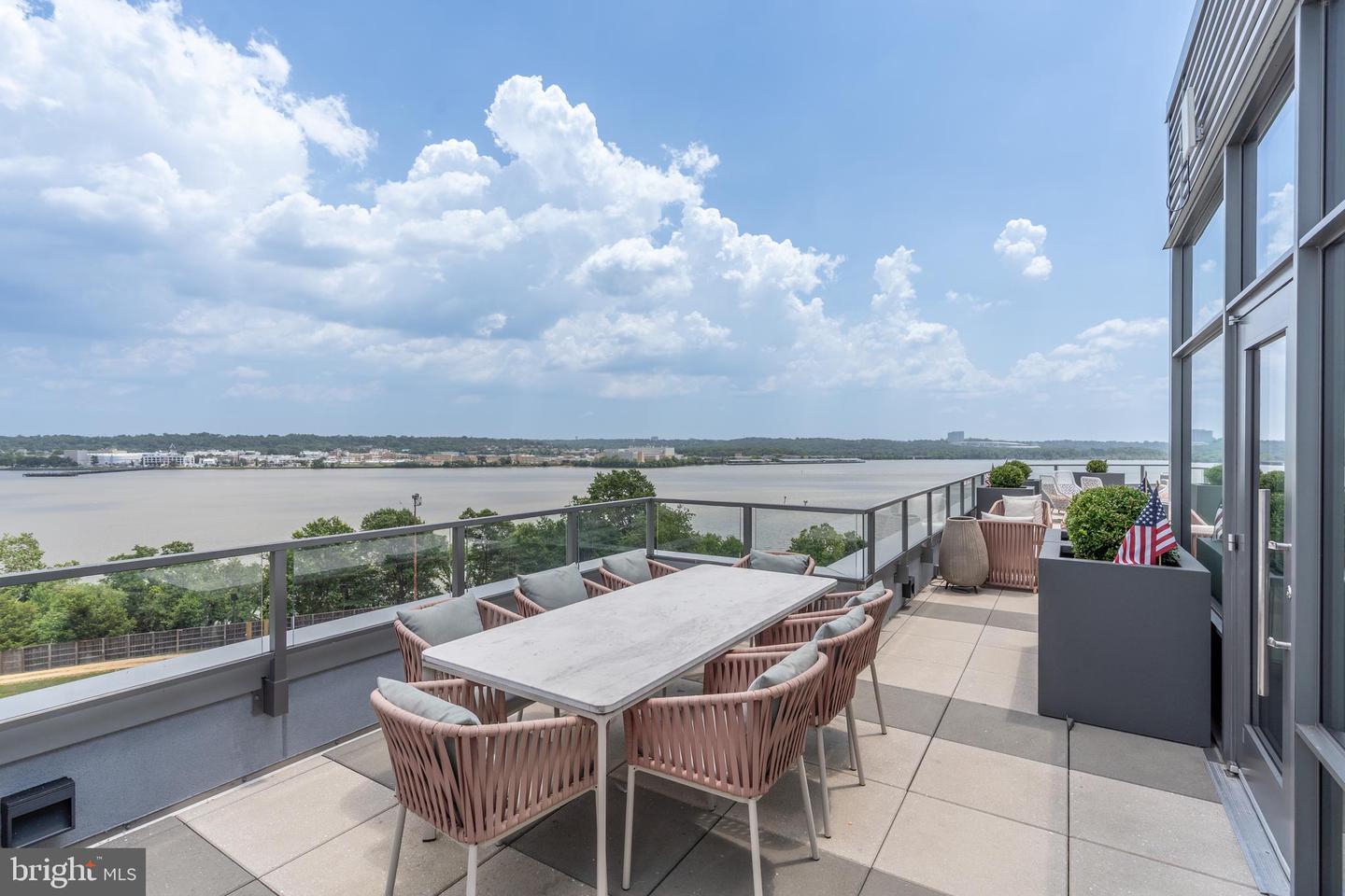 1201 N ROYAL ST #210, ALEXANDRIA, Virginia 22314, 2 Bedrooms Bedrooms, ,2 BathroomsBathrooms,Residential,For sale,1201 N ROYAL ST #210,VAAX2046994 MLS # VAAX2046994