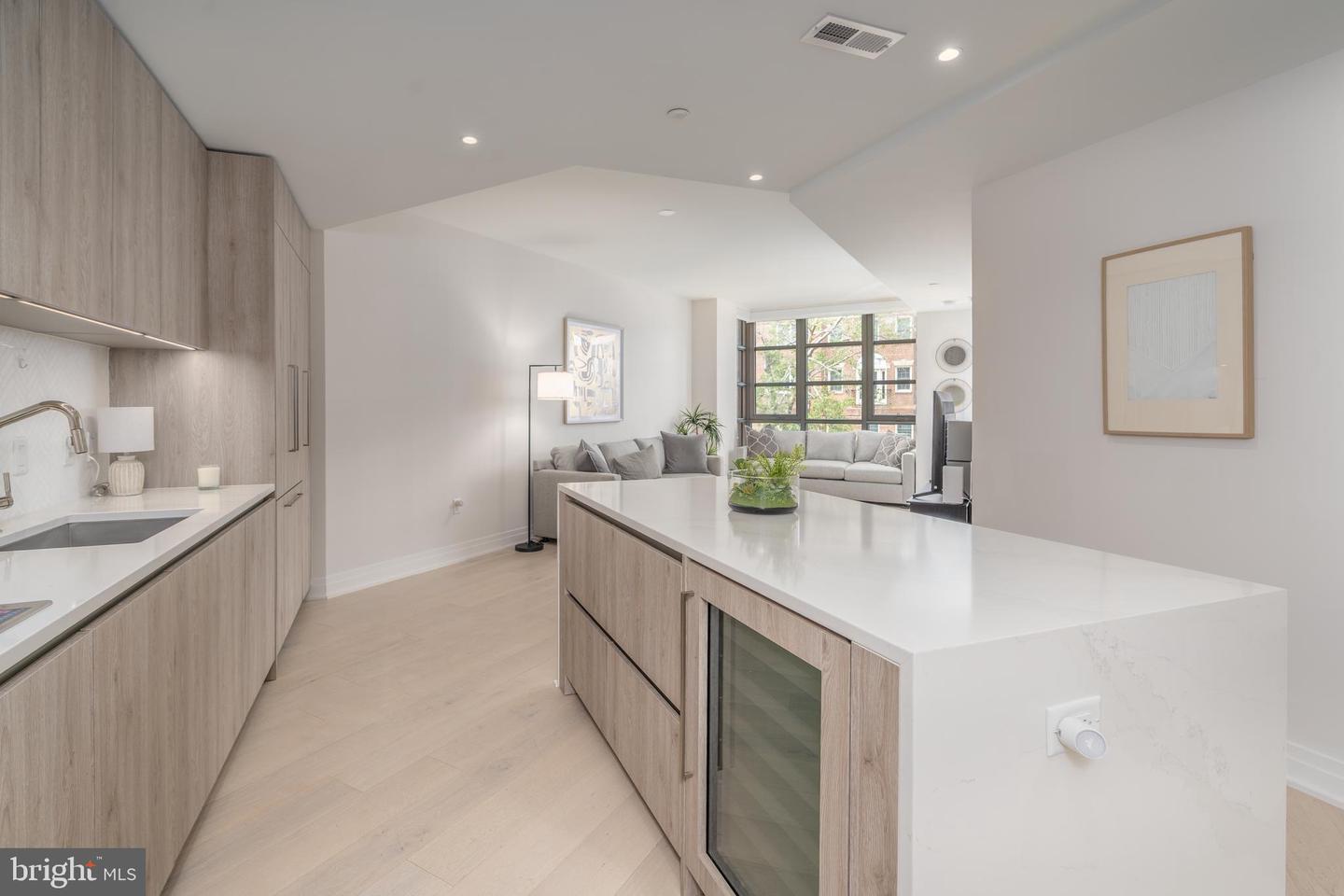 1201 N ROYAL ST #210, ALEXANDRIA, Virginia 22314, 2 Bedrooms Bedrooms, ,2 BathroomsBathrooms,Residential,For sale,1201 N ROYAL ST #210,VAAX2046994 MLS # VAAX2046994