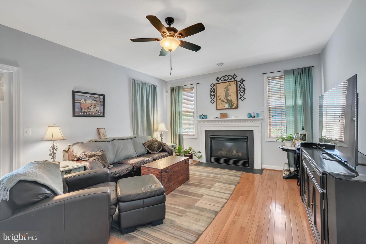 18992 SNOWBERRY CT, LEESBURG, Virginia 20176, 5 Bedrooms Bedrooms, ,3 BathroomsBathrooms,Residential,For sale,18992 SNOWBERRY CT,VALO2100748 MLS # VALO2100748
