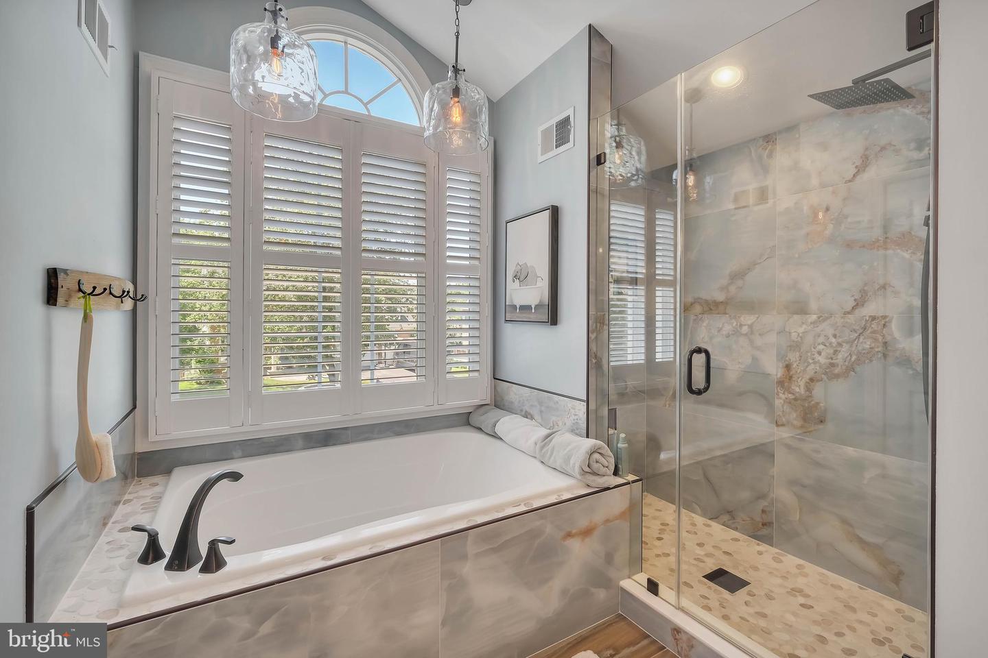 18992 SNOWBERRY CT, LEESBURG, Virginia 20176, 5 Bedrooms Bedrooms, ,3 BathroomsBathrooms,Residential,For sale,18992 SNOWBERRY CT,VALO2100748 MLS # VALO2100748