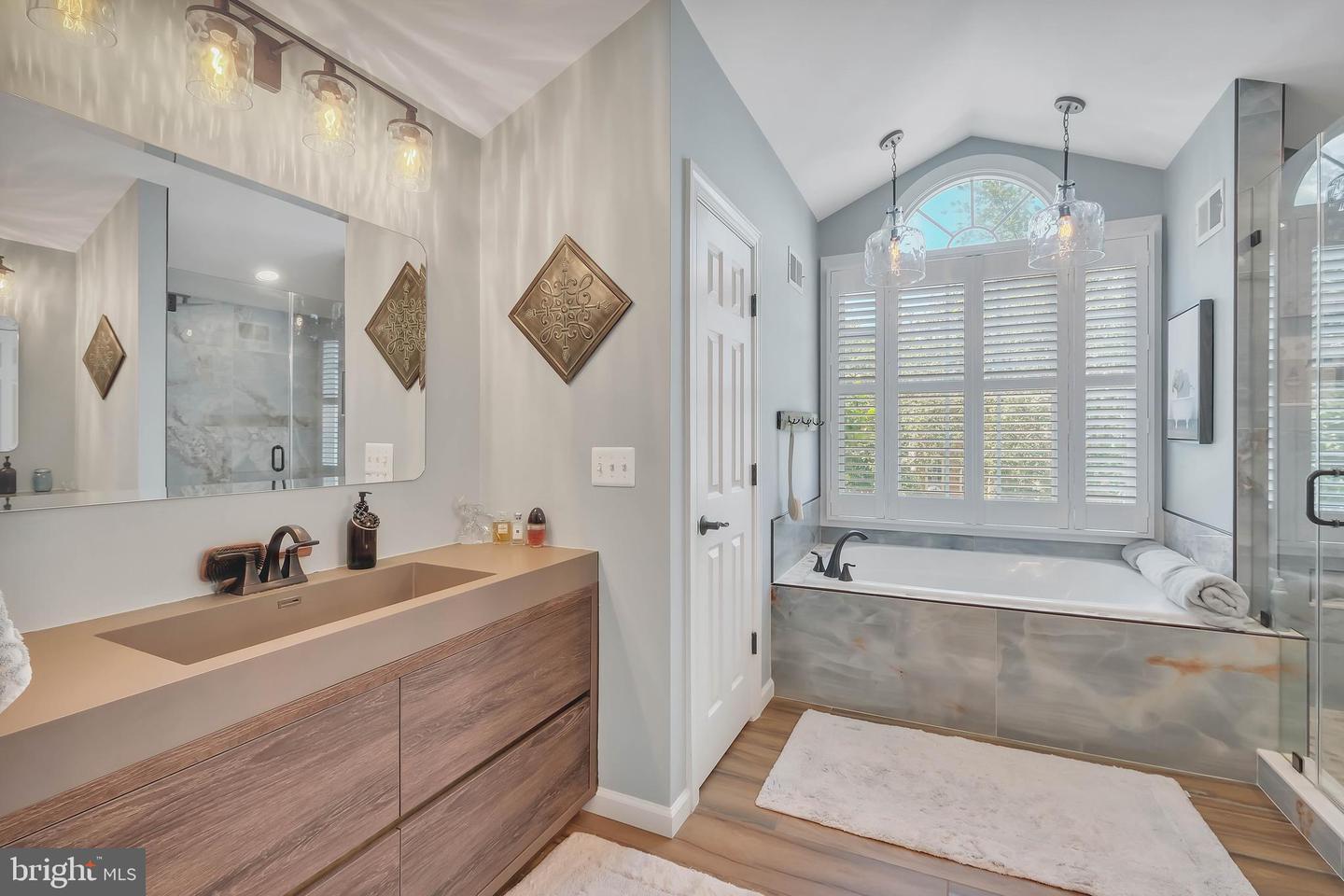 18992 SNOWBERRY CT, LEESBURG, Virginia 20176, 5 Bedrooms Bedrooms, ,3 BathroomsBathrooms,Residential,For sale,18992 SNOWBERRY CT,VALO2100748 MLS # VALO2100748